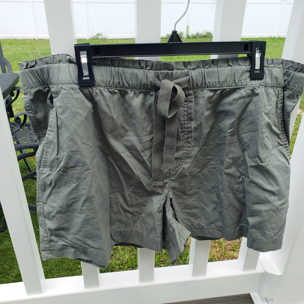 LOFT Green Relaxed Fit Elastic Waist Shorts